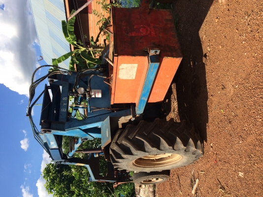 ขายรถไถ FORD เปนรถคีบ สภาพดีมากๆๆ