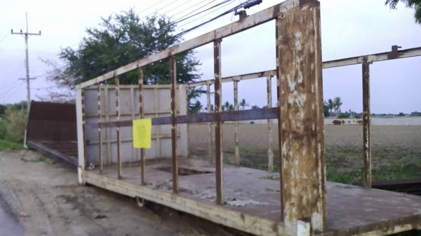 กระบะพื้นเรียบ ตรงหน้า 6 ข้างหน้า 6 เหล็กขวางหน้า 4 สภาพสวย