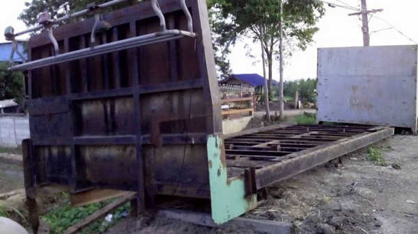 กระบะสิบล้อ ไม่มีแผงข้าง ยาว 6 เมตร 8 สภาพสวย กระบะสิบล้อ ไม่มีแผงข้าง ยาว 6 เมตร 8 สภาพสวย