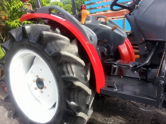 ยันร์ม่า EF352T 4 WD 2 เพลา พร้อมผาน 5 ใช้งานได้เลยครับ