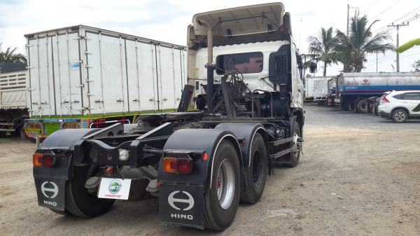 รถสิบล้อหัวลาก ฮีโน่  344 ปี 54 พร้อมใช้งาน    สนใจชมรถ ทดลองขับได้ สนใจติดต่อ เอ็ม ที เจริญยนต์ สาขาปทุมธานี     โทร. 081-4948363,081-7361541    ไอดีไลน์  0814948363     >>> ผู้ขายแจ้งม.79 พร้อมแจ้งย้ายให้ลูกค้า<<<      &