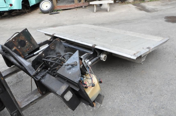 ขายฝาท้าย ไฮดรอลิค ติดหลังรถ6ล้อ สวยเดิมจากญี่ปุ่นยังไม่เคยใช้ในไทย 28,000เท่านั้น ขายฝาท้าย ไฮดรอลิค ติดหลังรถ6ล้อ สวยเดิมจากญี่ปุ่นยังไม่เคยใช้ในไทย 28,000เท่านั้น