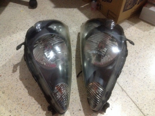 ไฟหน้า JAZZ ตัวเเรกโครมดำของเก่าญี่ปุ่นเเท้สภาพตามรูปคู่ละ