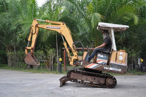 ขายแบคโฮ YANMAR YB201UZ สวยเดิมจากญี่ปุ่น ทำงานสมบูรณ์ทุกระบบ รับรองไม่ผิดหวัง 185,000 เท่านั้น!!