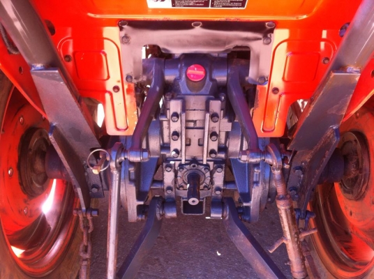 ขายรถไถ Kubota L3608(4WD) พร้อมใบมีดคานบนและผานพรวนช้าง สีเดิม รถพร้อมใช้งาน