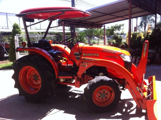 ขายรถไถ Kubota L3608(4WD) พร้อมใบมีดคานบนและผานพรวนช้าง สีเดิม รถพร้อมใช้งาน ขายรถไถ Kubota L3608(4WD) พร้อมใบมีดคานบนและผานพรวนช้าง สีเดิม รถพร้อมใช้งาน
