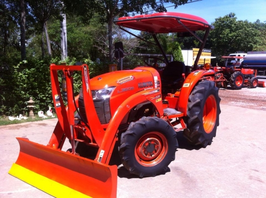ขายรถไถ Kubota L3608(4WD) พร้อมใบมีดคานบนและผานพรวนช้าง สีเดิม รถพร้อมใช้งาน