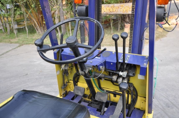 ขายFORKLIFT KOMATSU (0.7ตัน)(เสาสูง3เมตร)สวยเดิมจากญี่ปุ่น ยังไม่เคยใช้ในไทย ขนย้ายง่าย 89,000เท่านั้น!!