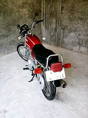 JX110 สีแดง สภาพสวยทำใหม่แบบเดิมๆสวยปิ๊ง +เครื่องดีแปลง CDI นิ่มมาก+ท่อเดิมเพราะ+ระบบไฟใช้ได้หมด +ภาษีเต็ม+พรบ.ครบ+ท ะเบียนเล่มใหม่โอนได้เลย ราคา 23,000 บาท