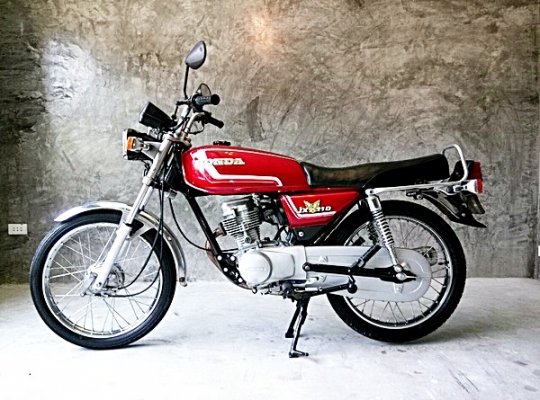 JX110 สีแดง สภาพสวยทำใหม่แบบเดิมๆสวยปิ๊ง +เครื่องดีแปลง CDI นิ่มมาก+ท่อเดิมเพราะ+ระบบไฟใช้ได้หมด +ภาษีเต็ม+พรบ.ครบ+ท ะเบียนเล่มใหม่โอนได้เลย ราคา 23,000 บาท