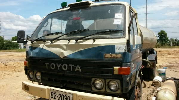 รถบรรทุกน้ำ TOYOTA ไดน่า 6 ล้อ 3 ใบปัด 115 แรง รถบรรทุกน้ำ TOYOTA ไดน่า 6 ล้อ 3 ใบปัด 115 แรง