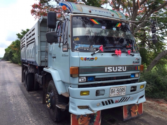 ขายสิบล้อนางฟ้า 240 ปี 39 สวยๆ ยางเต็มทั้งสิบเส้น