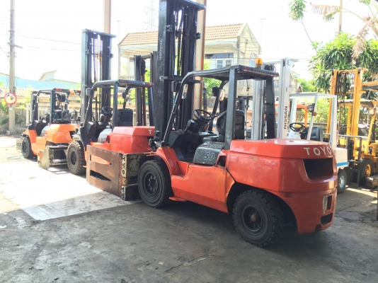 TOYOTA 7FDA50 ขนาด 5000 kg เสายกสูง 5500 mm เครื่องยนต์ 14z Diesel engine เกียร์ ออโต้ อุปกรณ์ หนีบทรงเหลี่ยม