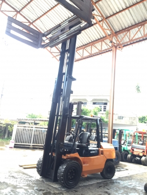 TOYOTA 7FDA50 ขนาด 5000 kg เสายกสูง 5500 mm เครื่องยนต์ 14z Diesel engine เกียร์ ออโต้ อุปกรณ์ หนีบทรงเหลี่ยม TOYOTA 7FDA50 ขนาด 5000 kg เสายกสูง 5500 mm เครื่องยนต์ 14z Diesel engine เกียร์ ออโต้ อุปกรณ์ หนีบทรงเหลี่ยม