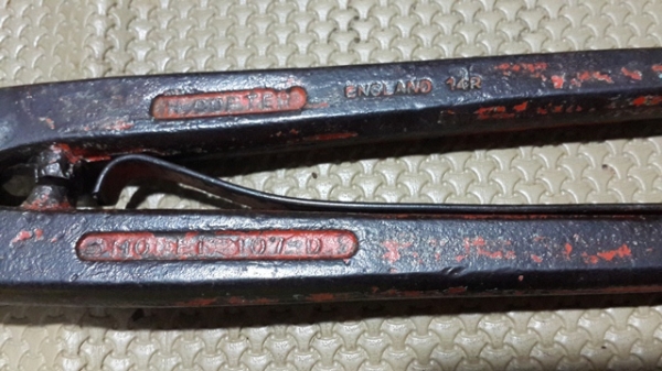 กรรไกรตัดโลหะ  MADE IN ENGLAND