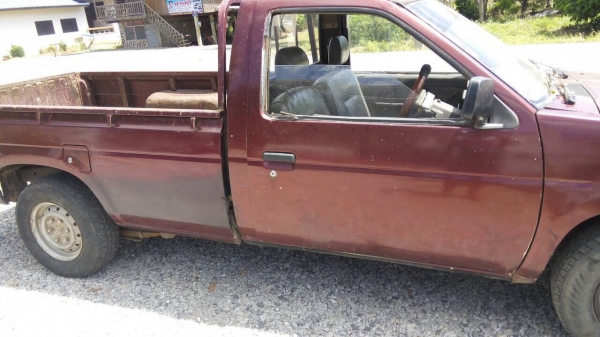 ขายกระบะตอนเดียว NISSAN เครื่องฝาขาว คัสซีสวยตลอดเส้น ทะเบียนพร้อมโอน ขายกระบะตอนเดียว NISSAN เครื่องฝาขาว คัสซีสวยตลอดเส้น ทะเบียนพร้อมโอน