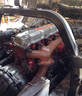 HINO FC 112A - 117 HP WO4D หกล้อดั๊มพ์ กระบะดั๊มพ์เหล็ก 4 ตันความยาว 4.00 เมตรคอกสูงเกษตรสภาพสวยพร้ิมบรรทุกหนักได้เลยครับ เครื่องยนต์แน่นดีแรงดีไม่มีเยิ้มครับ ภายในห้องเก๋งสะอาดสวยคอนโซลครบพร้อม พวงมาลัยเพาเวอร์ ช่วงล่างแน่นหนึบคัชซีสวยมากไม่มีบวมเลยครับ