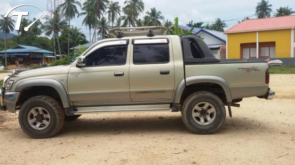 ขายD4D/4ประตู/เครื่อง2.5/4&times;4/โฟรวิล/รถสวยหน้าหลังเดิมเครื่องดีขี่ดีเกียร์โฟรวิลใช้ได้ดี