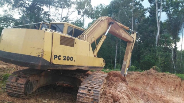 รถขุด PC200-5 เอกสารอินวอยล์ คอนโทนยาว รถสภาพดี เอวแน่น เฟมสวย โซ่ดี เครื่องดี ปั้มดี รถพร้อมใช้