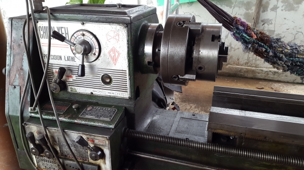 แท่นกลึง 5 ฟุต 3 เพลา เกียร์บล็อก สภาพสวย ๆ พร้อมใช้งาน 67,000
