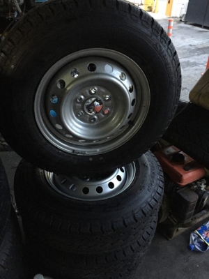 ยางพร้อมกะทะ DUNLOP195 /15 ยางปี 2014 ขาย 8,900 บาท