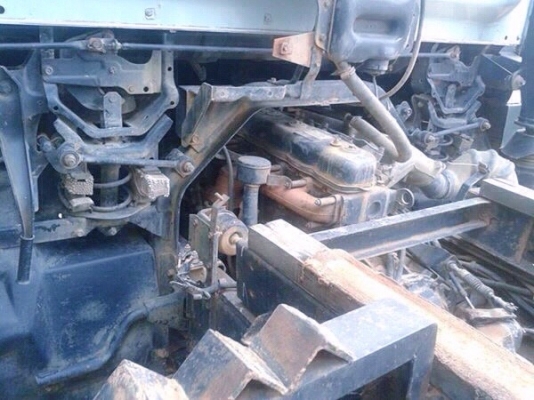 ISUZU NRR 185 HP 6BF1 หกล้อดั๊มพ์ กระบะดั๊มพ์เหล็ก 4 ตันความยาว 3.50 เมตรสภาพสวยพร้อมบรรทุกหนักได้เลย เครื่องยนต์แรงดีไม่มีเยิ้ม เกียร์ร็อก ภายในเก๋งคอนโซลครบพร้อม พวงมาลัยเพาเวอร์ ช่วงล่างแน่นคัชซีไม่มีบวม ยาง 8.25 ขอบ 16 สภาพดีประมาณ 60\% เอกสารทะเบียนคร