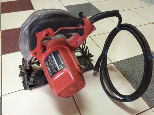 ขายเลื่อยวงเดือนผ่าไม้ขนาดใบ7"ยี่ห้อMaktecรุ่นMT583(1050W)สภาพสวยมาก