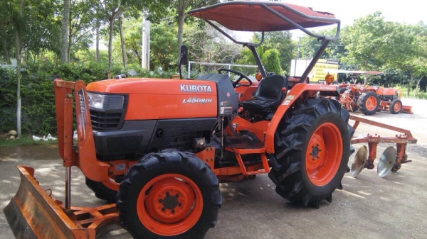 ขายรถไถKubota L4508DI (4WD) พร้อมใบมีดหน้าและผานบุกเบิกช้าง รถไร่ สีเดิมพร้อมใช้งาน