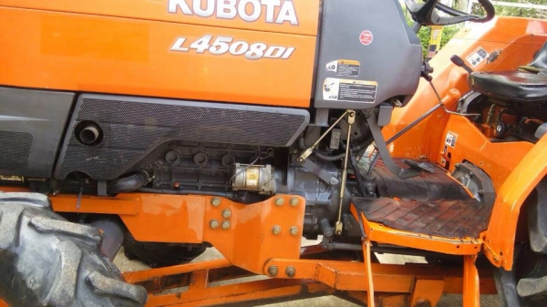 ขายรถไถKubota L4508DI (4WD) พร้อมใบมีดหน้าและผานบุกเบิกช้าง รถไร่ สีเดิมพร้อมใช้งาน ขายรถไถKubota L4508DI (4WD) พร้อมใบมีดหน้าและผานบุกเบิกช้าง รถไร่ สีเดิมพร้อมใช้งาน