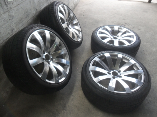 ล้อแม็ก 19นิ้ว 5รู114 พร้อมยาง สวยๆ 4 ล้อ ราคา 11900 บาท