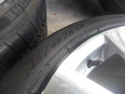 ล้อแม็ก 19นิ้ว 5รู114 พร้อมยาง สวยๆ 4 ล้อ ราคา 11900 บาท