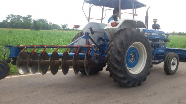 ขายรถไถฟรอ์ด77แรงพร้อมไช้งานรถอยู่วังบัว คลองขลุง กำแพงเพชร ราคา398000บาท มีไบมีดหน้าหนึ่งอันผานชี1ชุดพร้อมทะเบียน สนใจสอบุถามได้ที่081 3655997 อ๋าพร พาเจริญ ราคาต่อรองได้อีกนะครับ ขายรถไถฟรอ์ด77แรงพร้อมไช้งานรถอยู่วังบัว คลองขลุง กำแพงเพชร ราคา398000บาท มีไบมีดหน้าหนึ่งอันผานชี1ชุดพร้อมทะเบียน สนใจสอบุถามได้ที่081 3655997 อ๋าพร พาเจริญ ราคาต่อรองได้อีกนะครับ