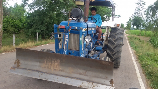 ขายรถไถฟรอ์ด77แรงพร้อมไช้งานรถอยู่วังบัว คลองขลุง กำแพงเพชร ราคา398000บาท มีไบมีดหน้าหนึ่งอันผานชี1ชุดพร้อมทะเบียน สนใจสอบุถามได้ที่081 3655997 อ๋าพร พาเจริญ ราคาต่อรองได้อีกนะครับ ขายรถไถฟรอ์ด77แรงพร้อมไช้งานรถอยู่วังบัว คลองขลุง กำแพงเพชร ราคา398000บาท มีไบมีดหน้าหนึ่งอันผานชี1ชุดพร้อมทะเบียน สนใจสอบุถามได้ที่081 3655997 อ๋าพร พาเจริญ ราคาต่อรองได้อีกนะครับ