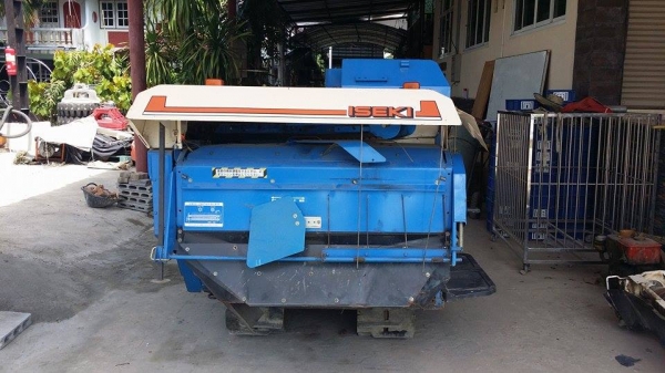 รถเกี่ยวข้าวพร้อมนวดข้าวในตัว แบบนั่งขับ เก่าญี่ปุ่น  ISEKI  Frontier 120 สภาพสวย เครื่องยนต์ติดง่ายพร้อมใช้งาน ไม่เคยใช้งานในไทย