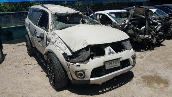 MITSUBISHI PAJERO 2.5 ปี12 เกียร์ออโต้ แอร์แบ็คไม่ยิง ชุดหน้าสมบูรณ์