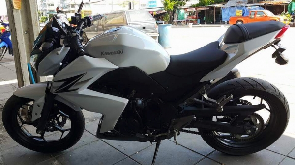 z 250 สีขาว สภาพสวยพร้อมใช้งานคับ ไมล์วิ่งน้อย สวยๆเลย