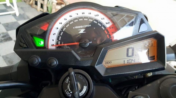 z 250 สีขาว สภาพสวยพร้อมใช้งานคับ ไมล์วิ่งน้อย สวยๆเลย