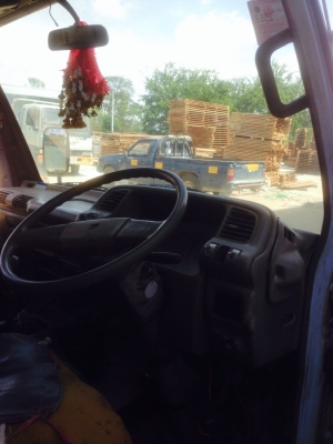 รถบรรทุก 6 ล้อ NKR 115แรง เครื่องดี คัทซีสวย