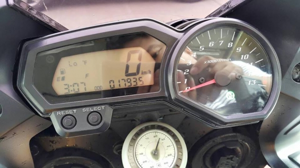 FZ-1 ปี 08 สายทัวร์ริ่ง หล่อๆเลยคับ รถฝรั่งใช้งานวิ่งน้อยมาก