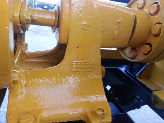 ขายเครื่องสูบน้ำขนาดเข้า6นิ้วออก6นิ้ว พร้อมเทเลอร์ลาก สภาพสวยมากปั้มebara