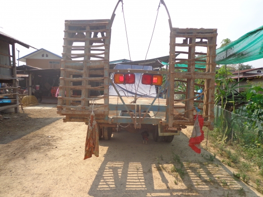 ขายรถเทนเลอร์  10  ล้อ  HINO  เกีี่ยวข้าว