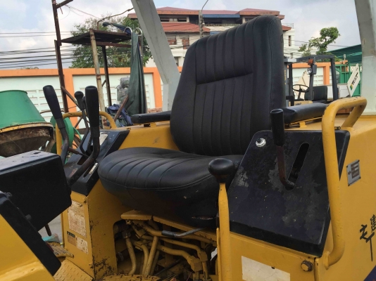 ขาย แทรคเตอร์ Komatsu D20P-6 เกียร์คลัช สภาพพร้อมใช้งาน