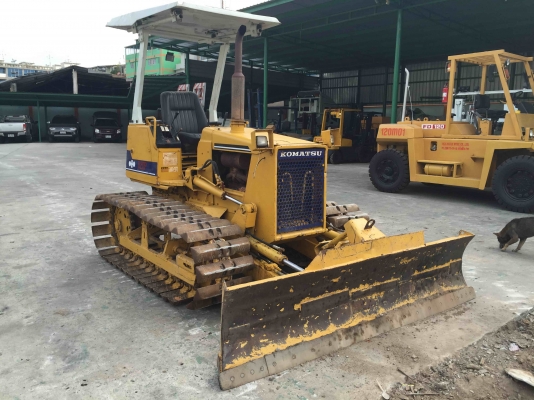 ขาย แทรคเตอร์ Komatsu D20P-6 เกียร์คลัช สภาพพร้อมใช้งาน