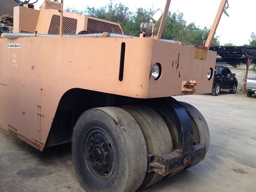 รถบด 9 ล้อยาง Kawasaki KR20 เก่านอกนำเข้าจากญี่ปุ่น ยังไม่ผ่านการใข้งานในไทย 100\%  ราคาย่อมเยาว์