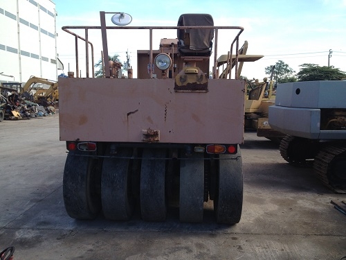 รถบด 9 ล้อยาง Kawasaki KR20 เก่านอกนำเข้าจากญี่ปุ่น ยังไม่ผ่านการใข้งานในไทย 100\%  ราคาย่อมเยาว์