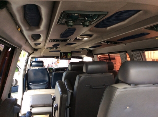 ขายรถตู้หัวจรวด ปี95 เครื่องคัสต้อม 2RZ เกียร์ออโต้ ติดแก๊สLPG เพาเวอร์ ภายในสวยๆสะอาดทำใหม่ทั้งคัน แอร์ไมโครบัสแอร์ราวหลังพร้อม เบาะหลัง4แถวสวยไม่มีขาด วิทยุCDพร้อมจอ9&quot;หน้าหลังดูหนังได้เลยครับ ม่านรอบคัน ตัวถังสีเงามีริ้วรอยบ้าง แม็ก15&quot; รถขับดี