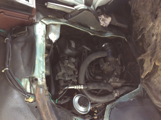 ขายรถตู้หัวจรวด ปี95 เครื่องคัสต้อม 2RZ เกียร์ออโต้ ติดแก๊สLPG เพาเวอร์ ภายในสวยๆสะอาดทำใหม่ทั้งคัน แอร์ไมโครบัสแอร์ราวหลังพร้อม เบาะหลัง4แถวสวยไม่มีขาด วิทยุCDพร้อมจอ9&quot;หน้าหลังดูหนังได้เลยครับ ม่านรอบคัน ตัวถังสีเงามีริ้วรอยบ้าง แม็ก15&quot; รถขับดี