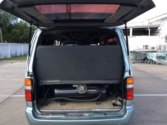 ขายรถตู้หัวจรวด ปี95 เครื่องคัสต้อม 2RZ เกียร์ออโต้ ติดแก๊สLPG เพาเวอร์ ภายในสวยๆสะอาดทำใหม่ทั้งคัน แอร์ไมโครบัสแอร์ราวหลังพร้อม เบาะหลัง4แถวสวยไม่มีขาด วิทยุCDพร้อมจอ9&quot;หน้าหลังดูหนังได้เลยครับ ม่านรอบคัน ตัวถังสีเงามีริ้วรอยบ้าง แม็ก15&quot; รถขับดี