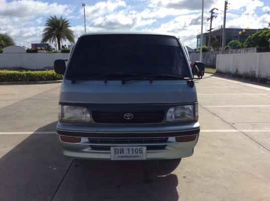 ขายรถตู้หัวจรวด ปี95 เครื่องคัสต้อม 2RZ เกียร์ออโต้ ติดแก๊สLPG เพาเวอร์ ภายในสวยๆสะอาดทำใหม่ทั้งคัน แอร์ไมโครบัสแอร์ราวหลังพร้อม เบาะหลัง4แถวสวยไม่มีขาด วิทยุCDพร้อมจอ9&quot;หน้าหลังดูหนังได้เลยครับ ม่านรอบคัน ตัวถังสีเงามีริ้วรอยบ้าง แม็ก15&quot; รถขับดี