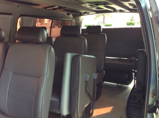 ขายรถตู้หัวจรวด ปี95 เครื่องคัสต้อม 2RZ เกียร์ออโต้ ติดแก๊สLPG เพาเวอร์ ภายในสวยๆสะอาดทำใหม่ทั้งคัน แอร์ไมโครบัสแอร์ราวหลังพร้อม เบาะหลัง4แถวสวยไม่มีขาด วิทยุCDพร้อมจอ9&quot;หน้าหลังดูหนังได้เลยครับ ม่านรอบคัน ตัวถังสีเงามีริ้วรอยบ้าง แม็ก15&quot; รถขับดี